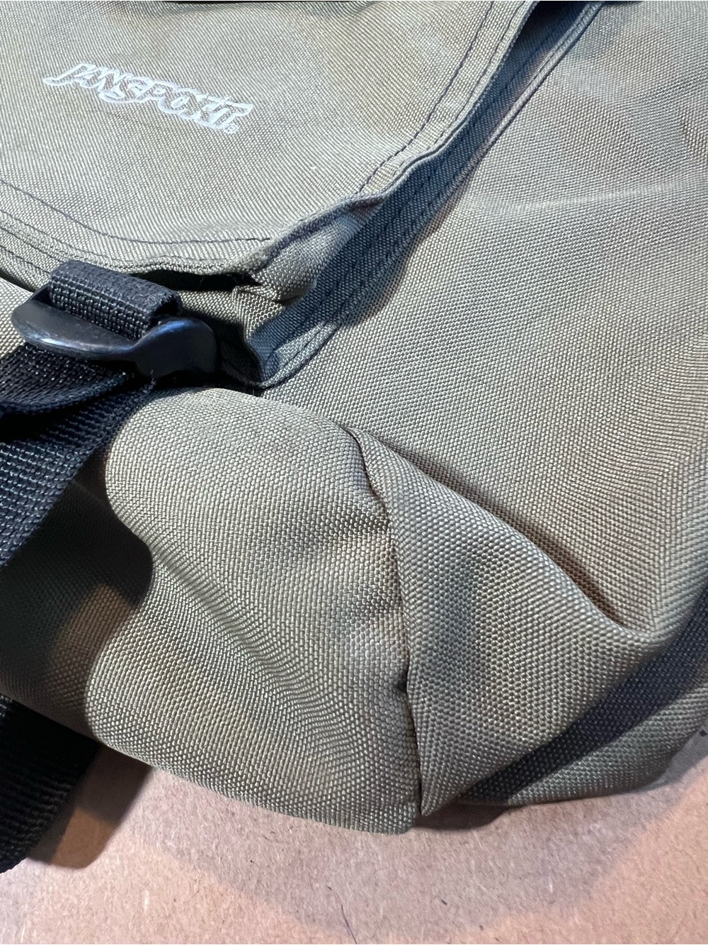 Vintage Y2K Original Jansport Olive Sling Pack with Nokia Size Cell Phone Pocket - Picture 17 of 17